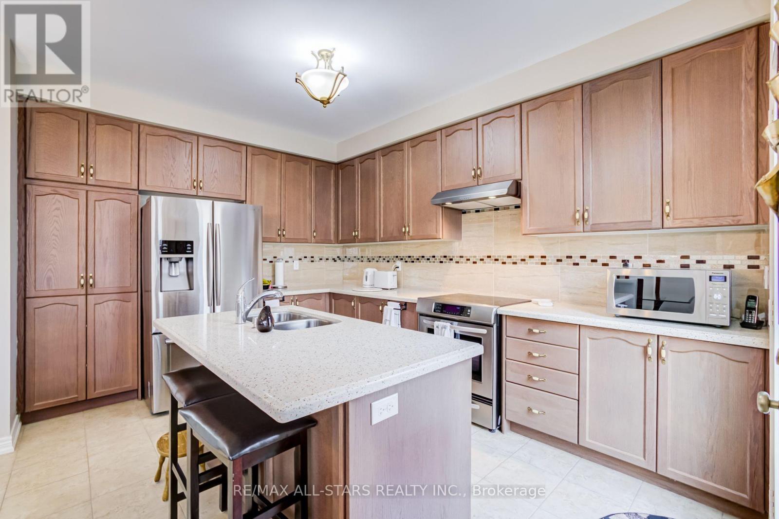 102 Creekland Avenue, Whitchurch-Stouffville, Ontario  L4A 1X4 - Photo 15 - N13584394