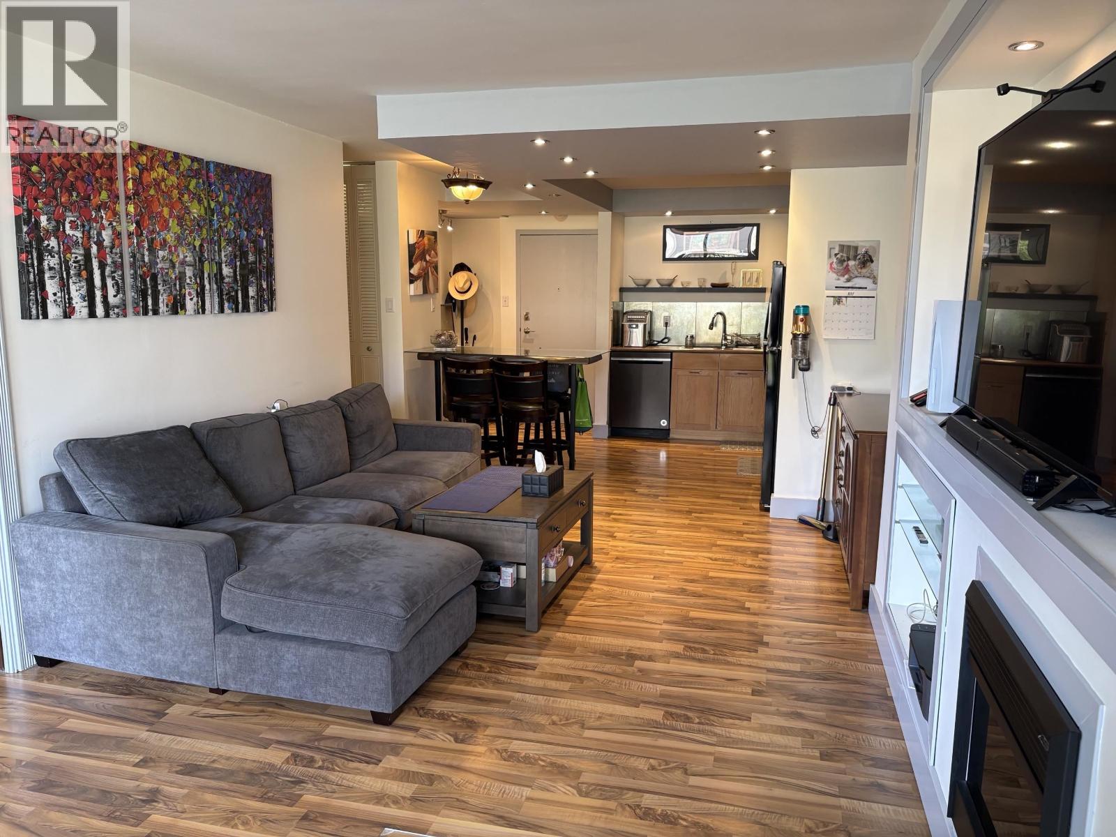 206 710 Seventh Avenue, New Westminster, British Columbia  V3M 5V3 - Photo 3 - R3149098