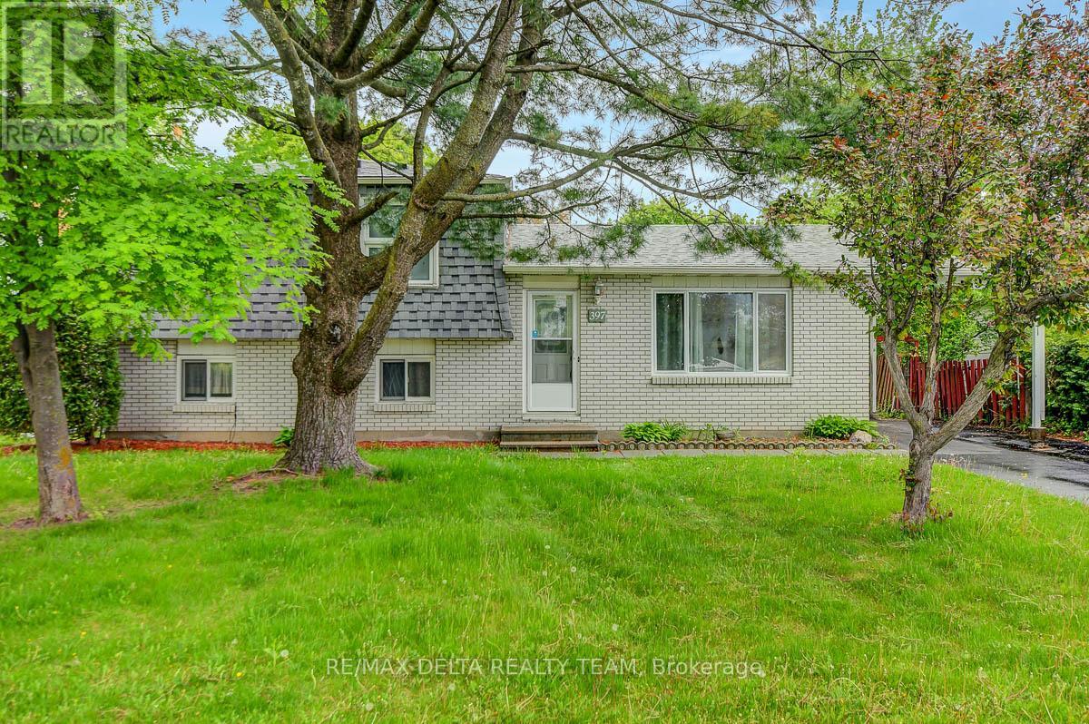397 Phoenix Crescent, Ottawa, Ontario  K1E 1V6 - Photo 2 - X13596004