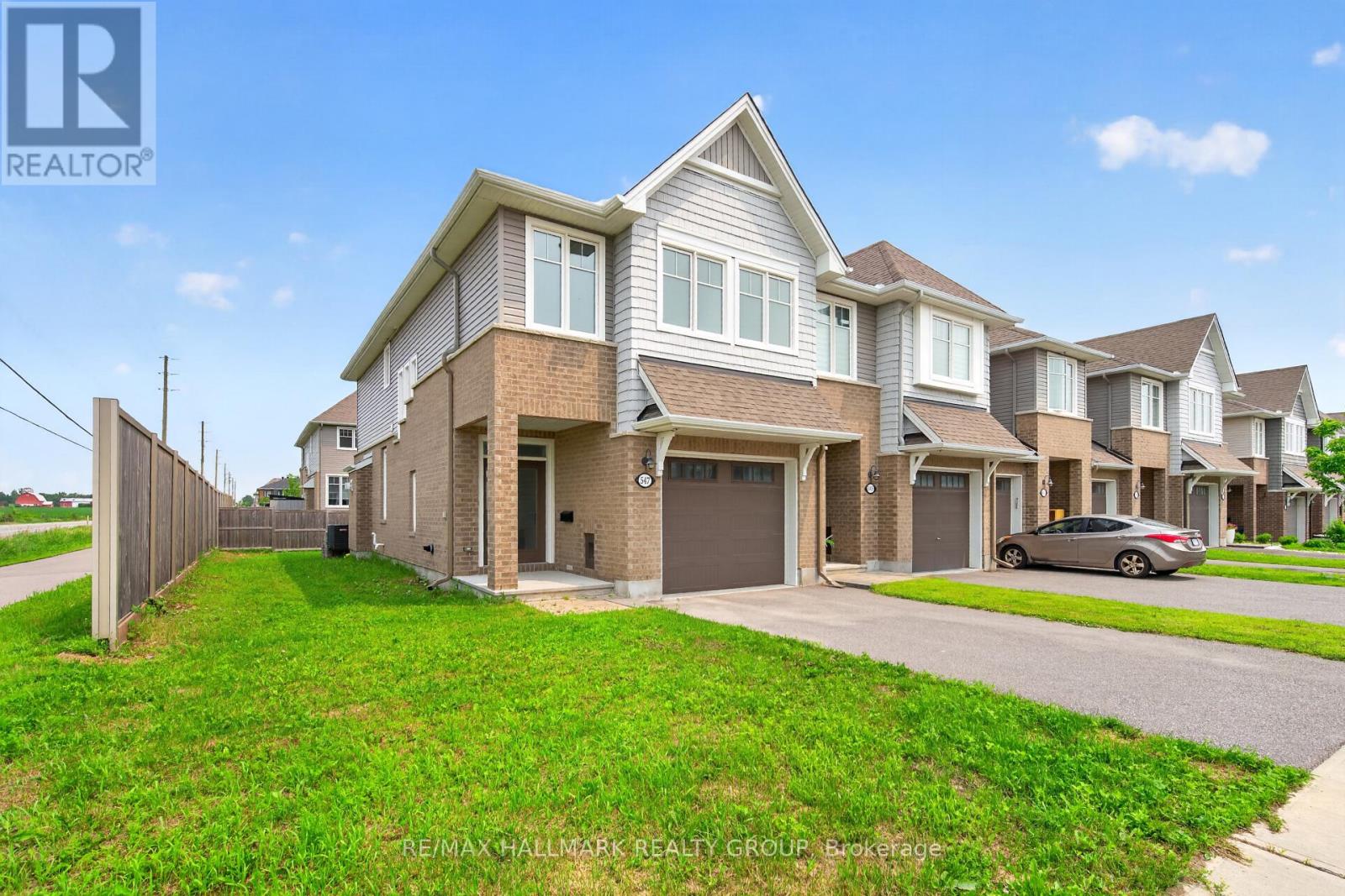 547 Muskari Street, Ottawa, Ontario  K1T 0S3 - Photo 2 - X13596016
