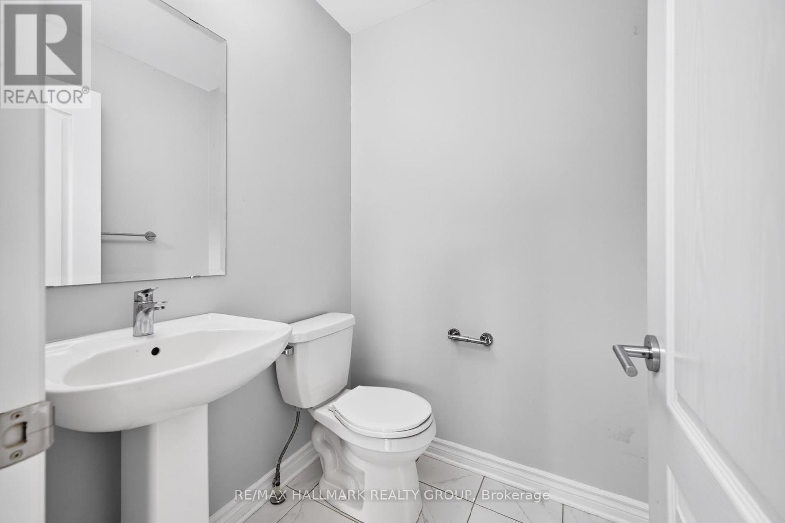 547 Muskari Street, Ottawa, Ontario  K1T 0S3 - Photo 5 - X13596016