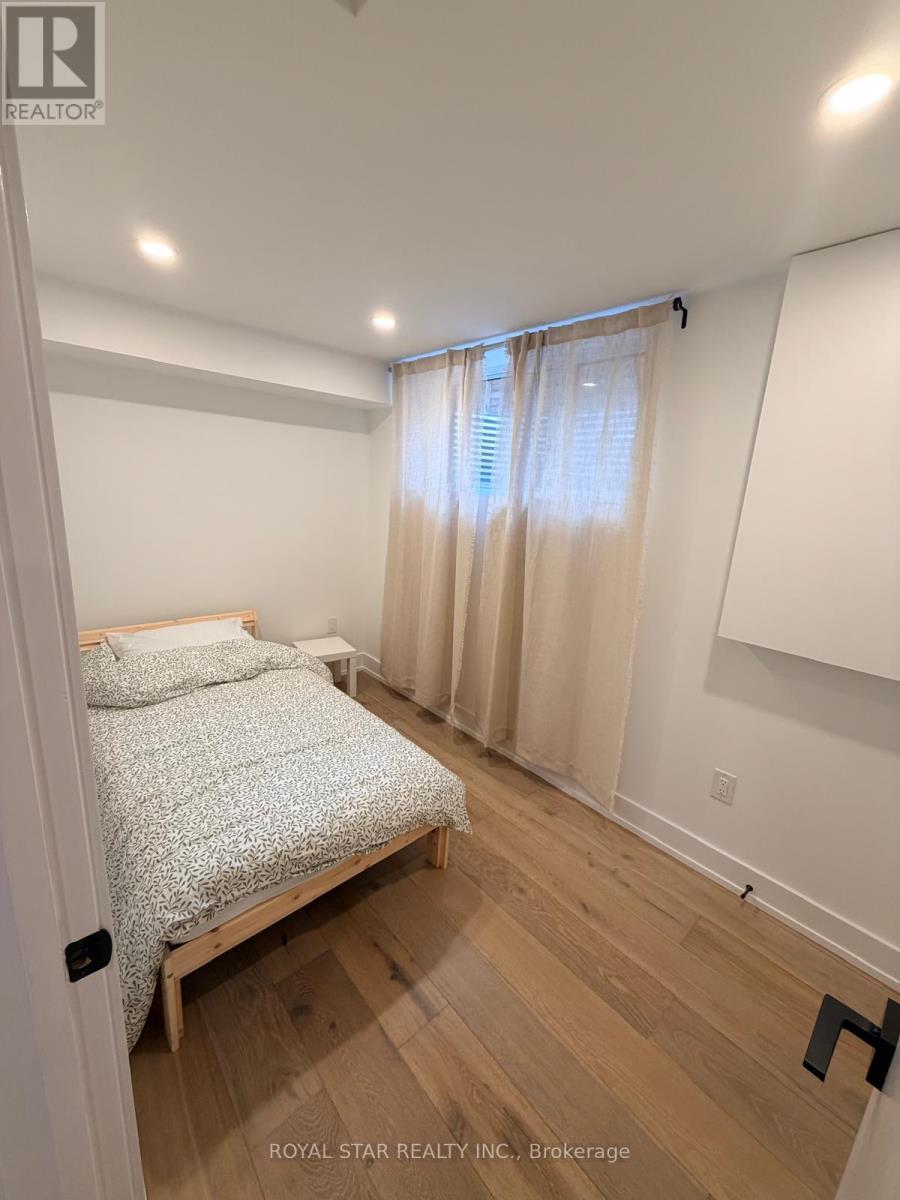 UNIT B - 253 DUNCAIRN AVENUE - Photo 12