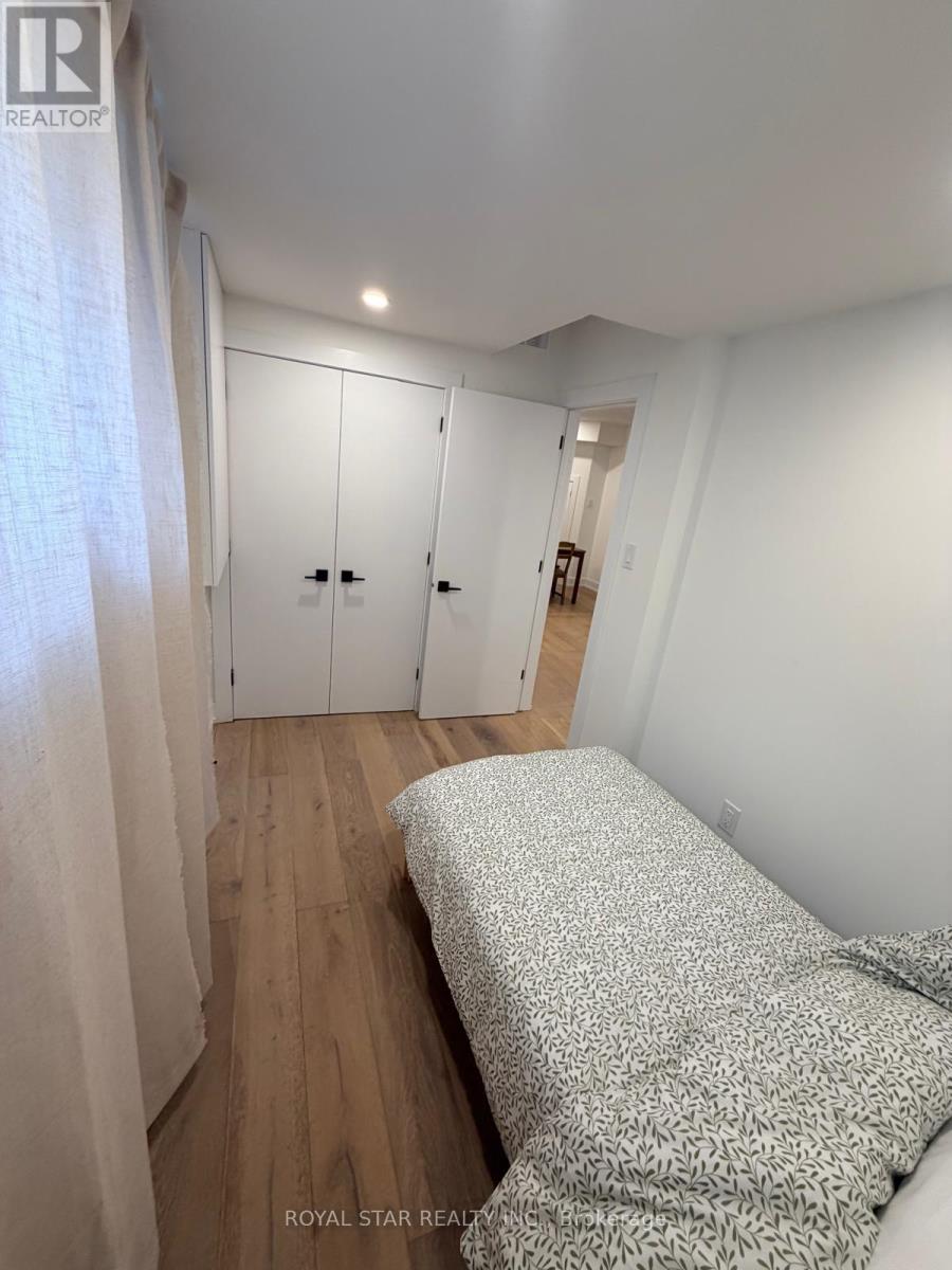 UNIT B - 253 DUNCAIRN AVENUE - Photo 13