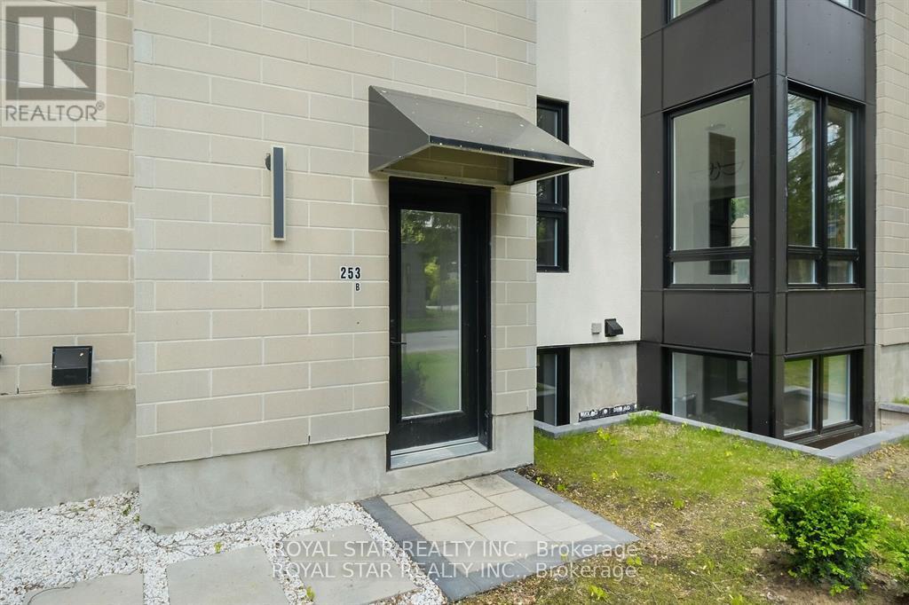 UNIT B - 253 DUNCAIRN AVENUE - Photo 2