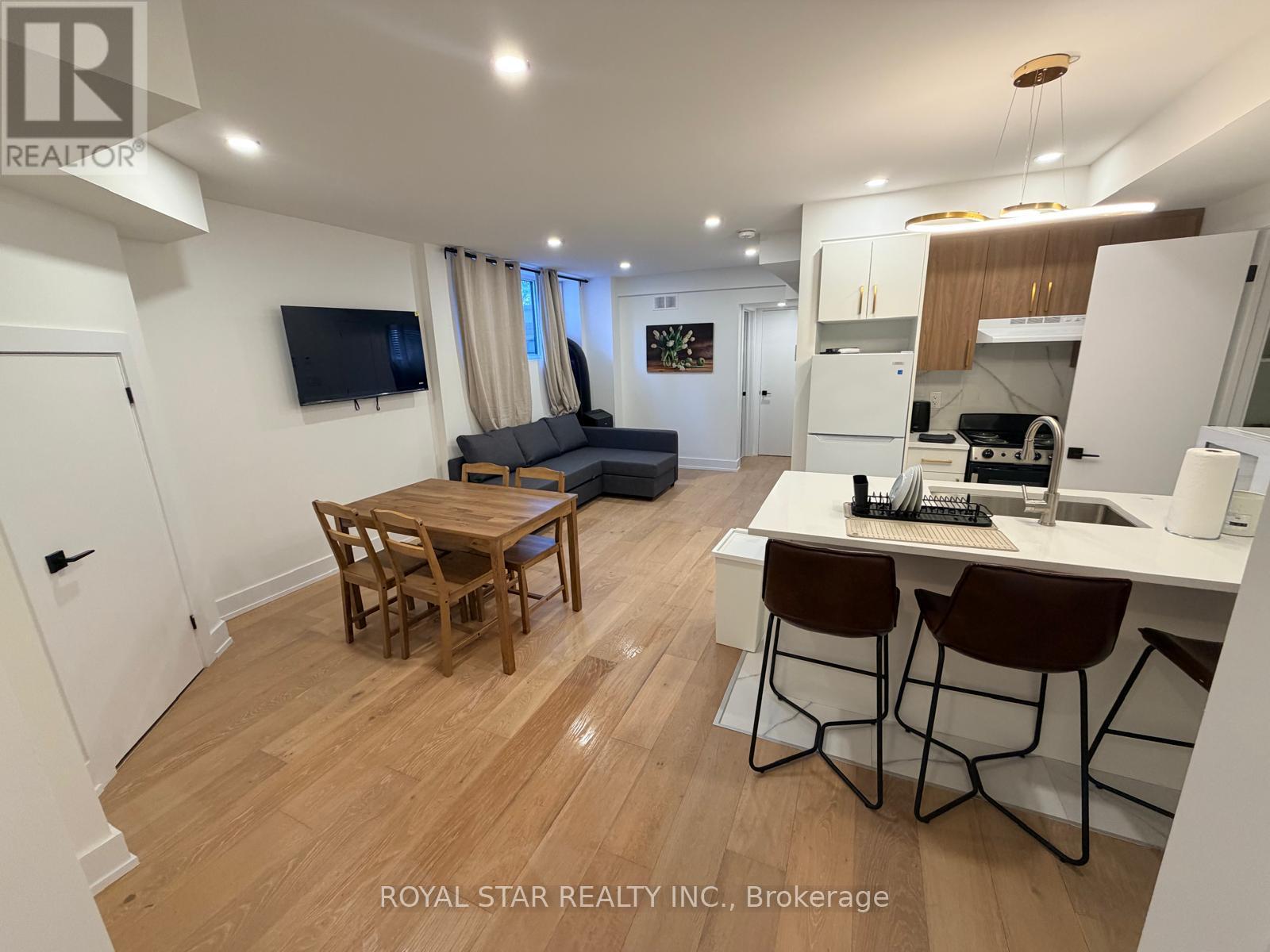 UNIT B - 253 DUNCAIRN AVENUE - Photo 4