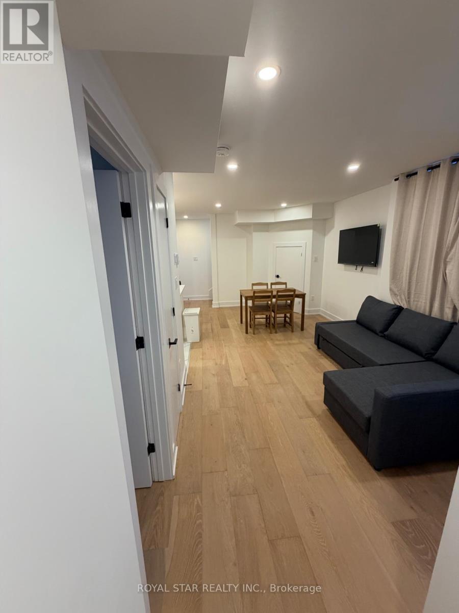 UNIT B - 253 DUNCAIRN AVENUE - Photo 5
