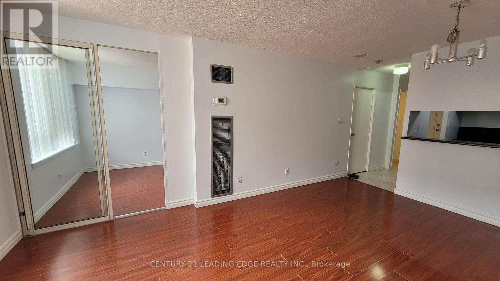 1512 - 633 Bay Street, Toronto, Ontario  M5G 2G4 - Photo 7 - C13590138