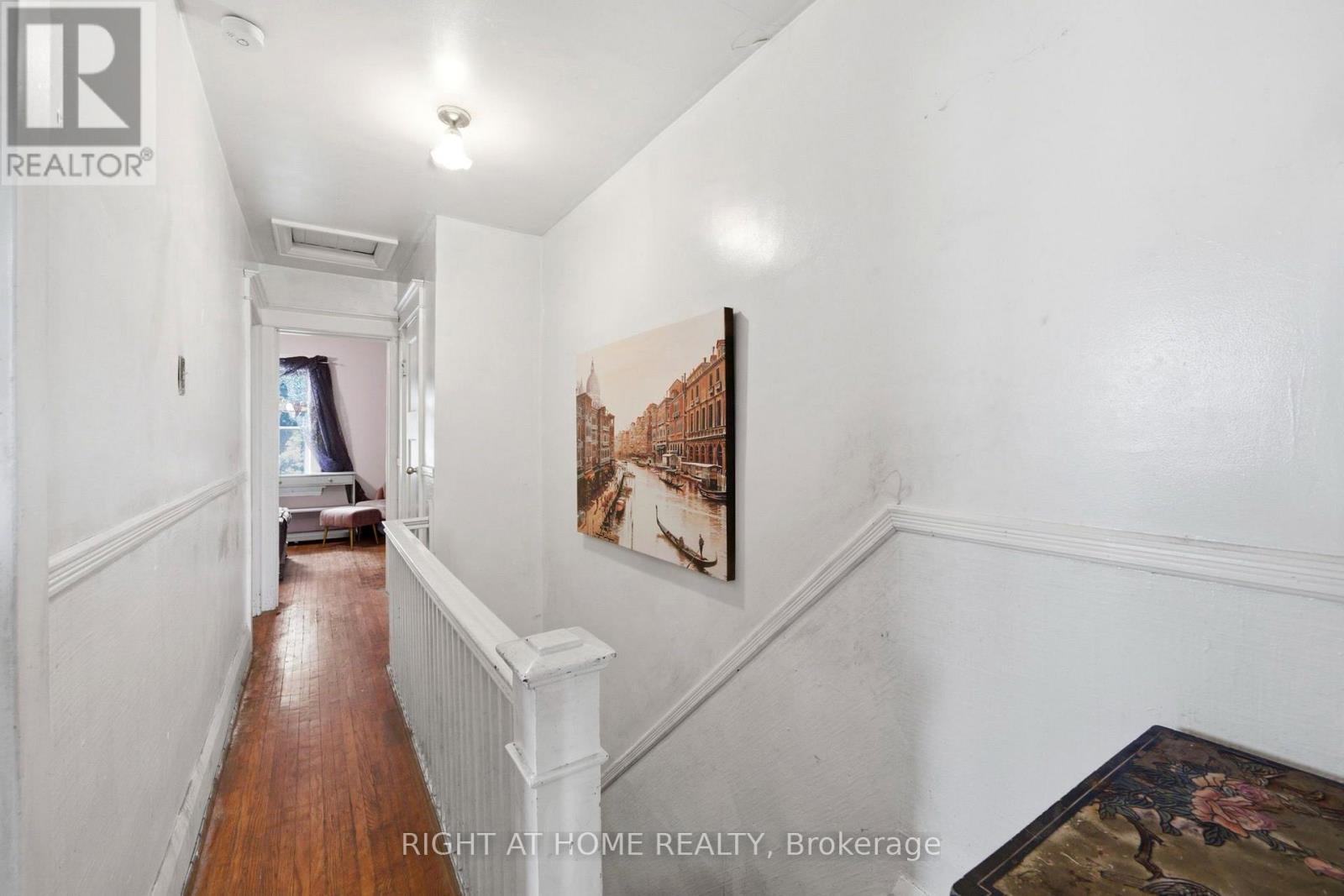 290 Mcroberts Avenue, Toronto, Ontario  M6E 4P7 - Photo 11 - W13596028