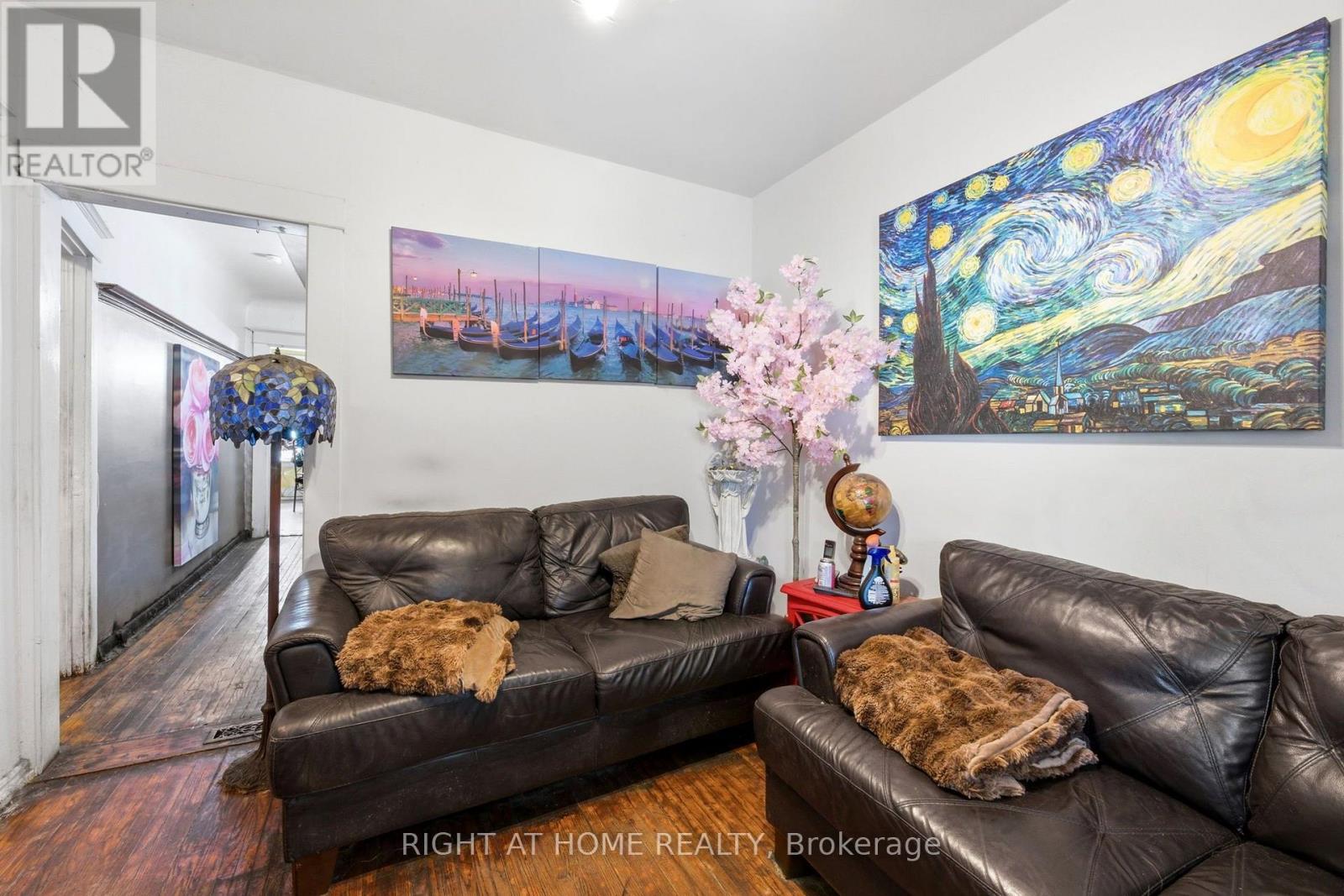 290 Mcroberts Avenue, Toronto, Ontario  M6E 4P7 - Photo 6 - W13596028
