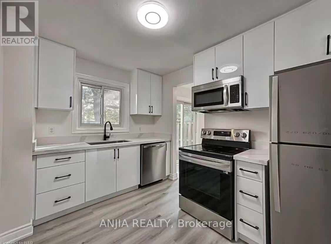 31 - 2 Weiden Street, St. Catharines, Ontario  L2M 6W5 - Photo 3 - X13596026