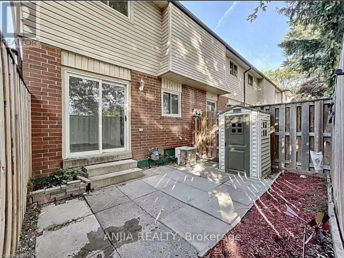 31 - 2 Weiden Street, St. Catharines, Ontario  L2M 6W5 - Photo 9 - X13596026