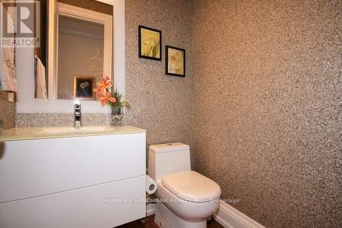 8 Haddon Street, Toronto, Ontario  M5M 3M9 - Photo 11 - C13596132