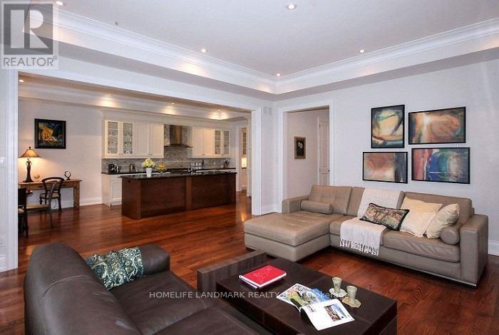 8 Haddon Street, Toronto, Ontario  M5M 3M9 - Photo 9 - C13596132