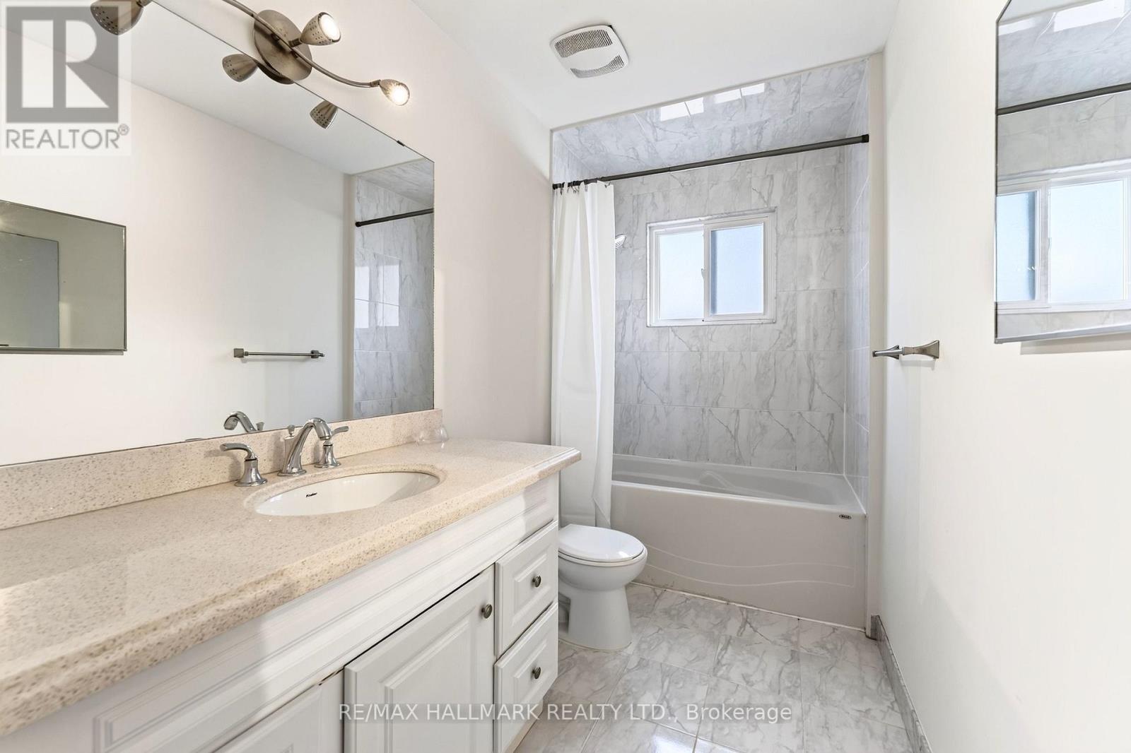 Upper / 2nd - 402 Kingston Road, Toronto, Ontario  M4L 1T9 - Photo 22 - E13596114