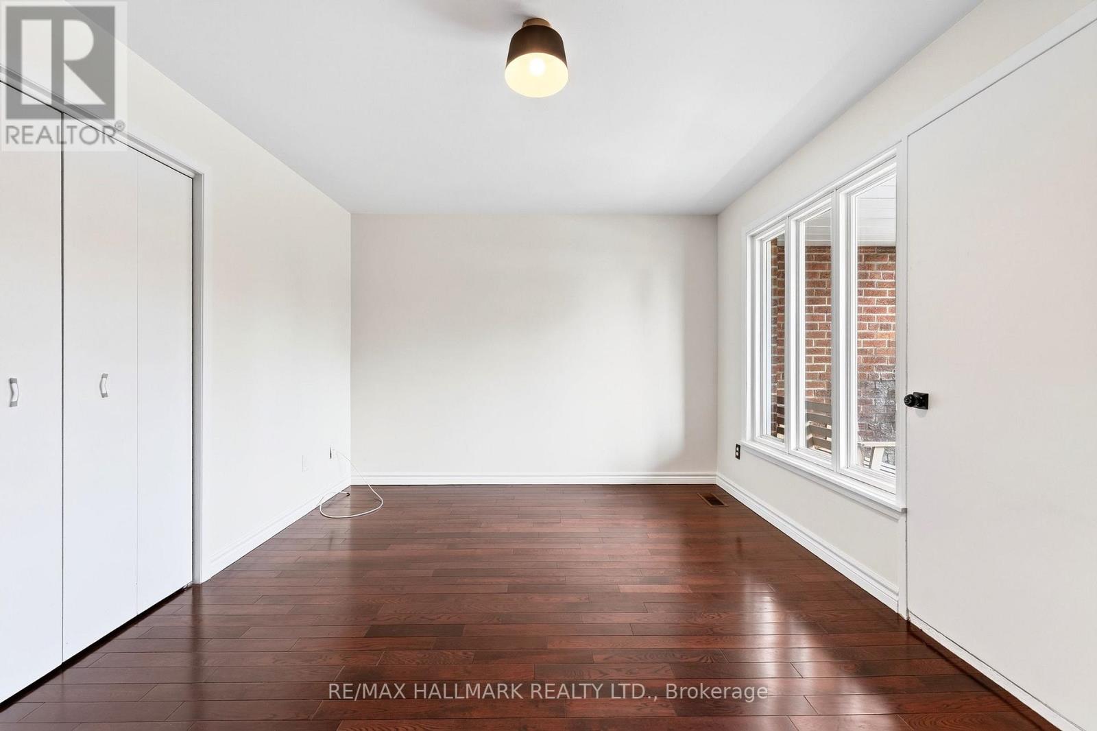 Upper / 2nd - 402 Kingston Road, Toronto, Ontario  M4L 1T9 - Photo 8 - E13596114