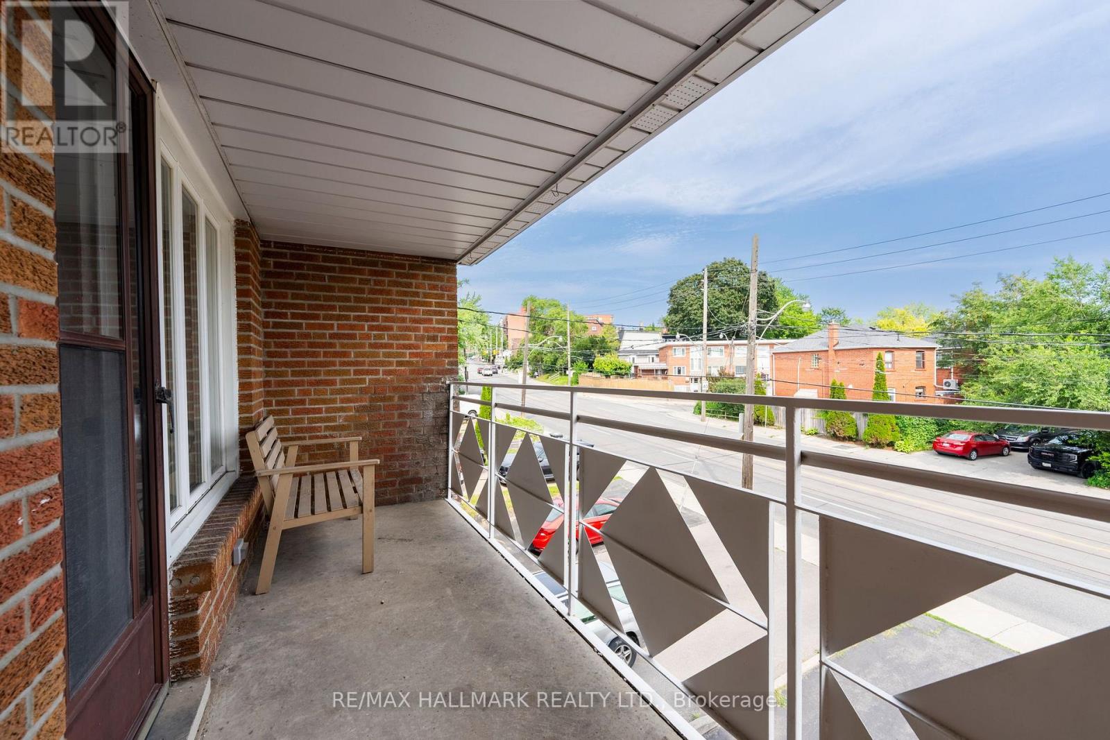 Upper / 2nd - 402 Kingston Road, Toronto, Ontario  M4L 1T9 - Photo 9 - E13596114
