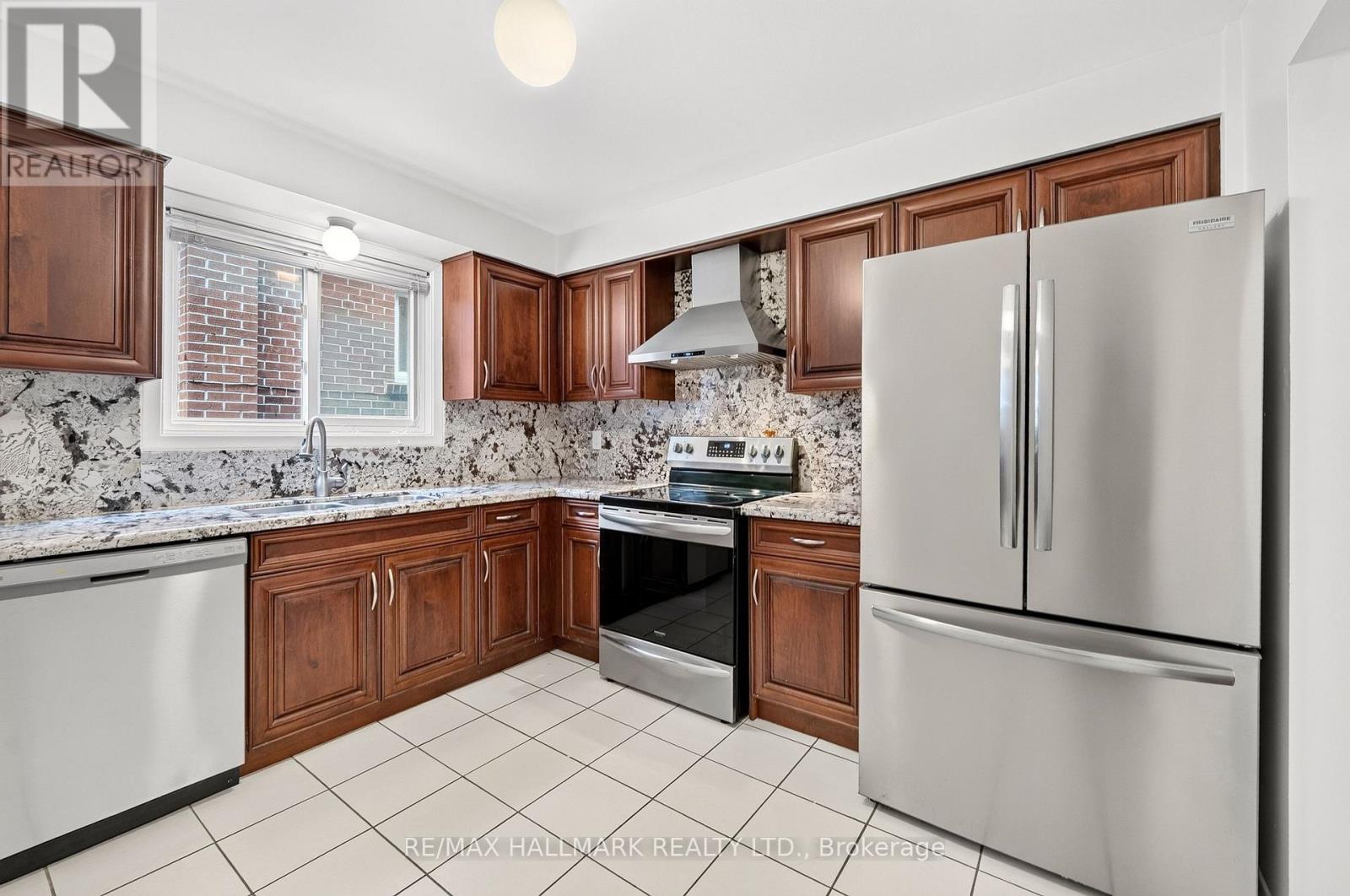 Main - 402 Kingston Road, Toronto, Ontario  M4L 1T9 - Photo 17 - E13596116