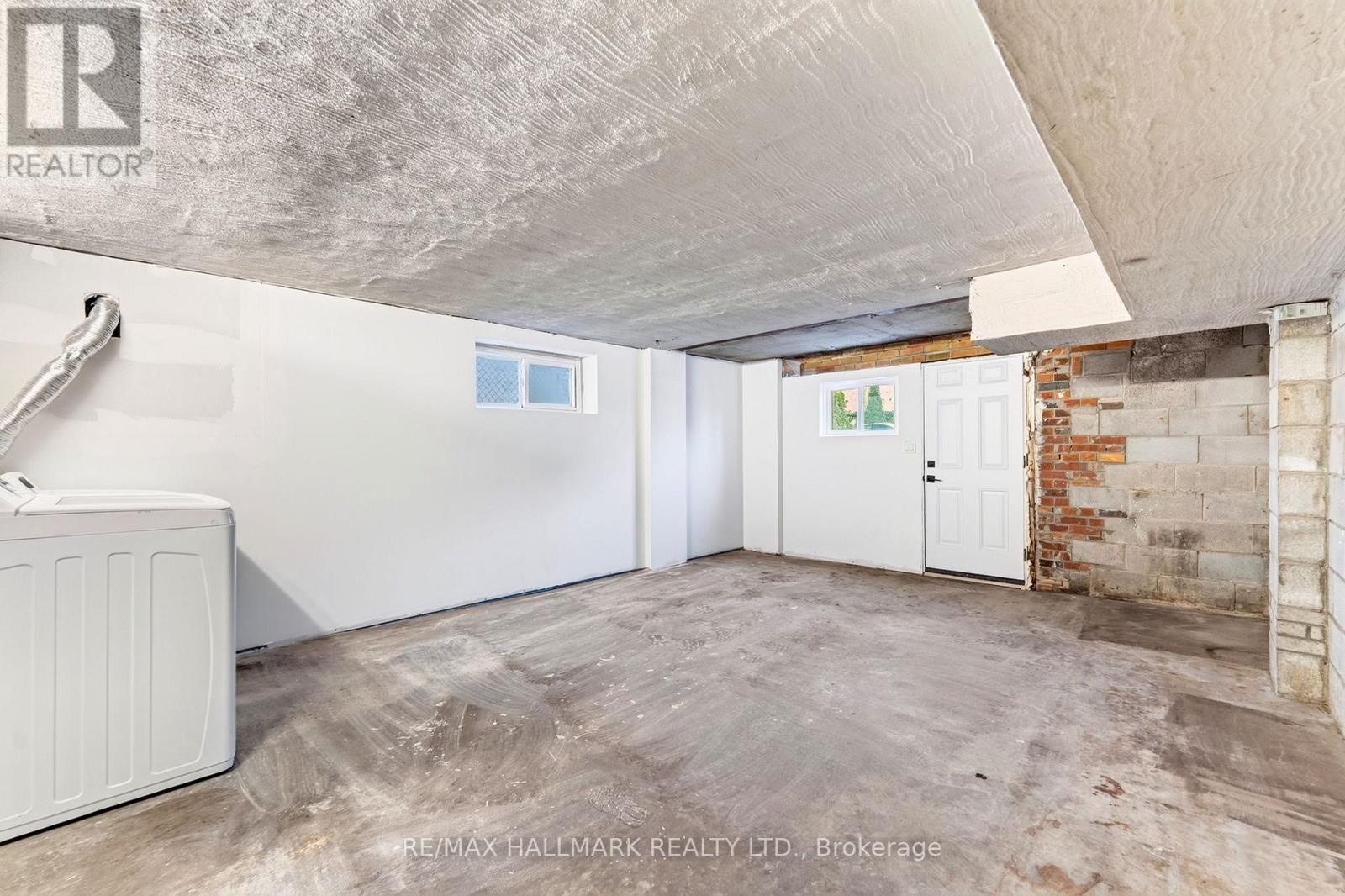 Main - 402 Kingston Road, Toronto, Ontario  M4L 1T9 - Photo 27 - E13596116