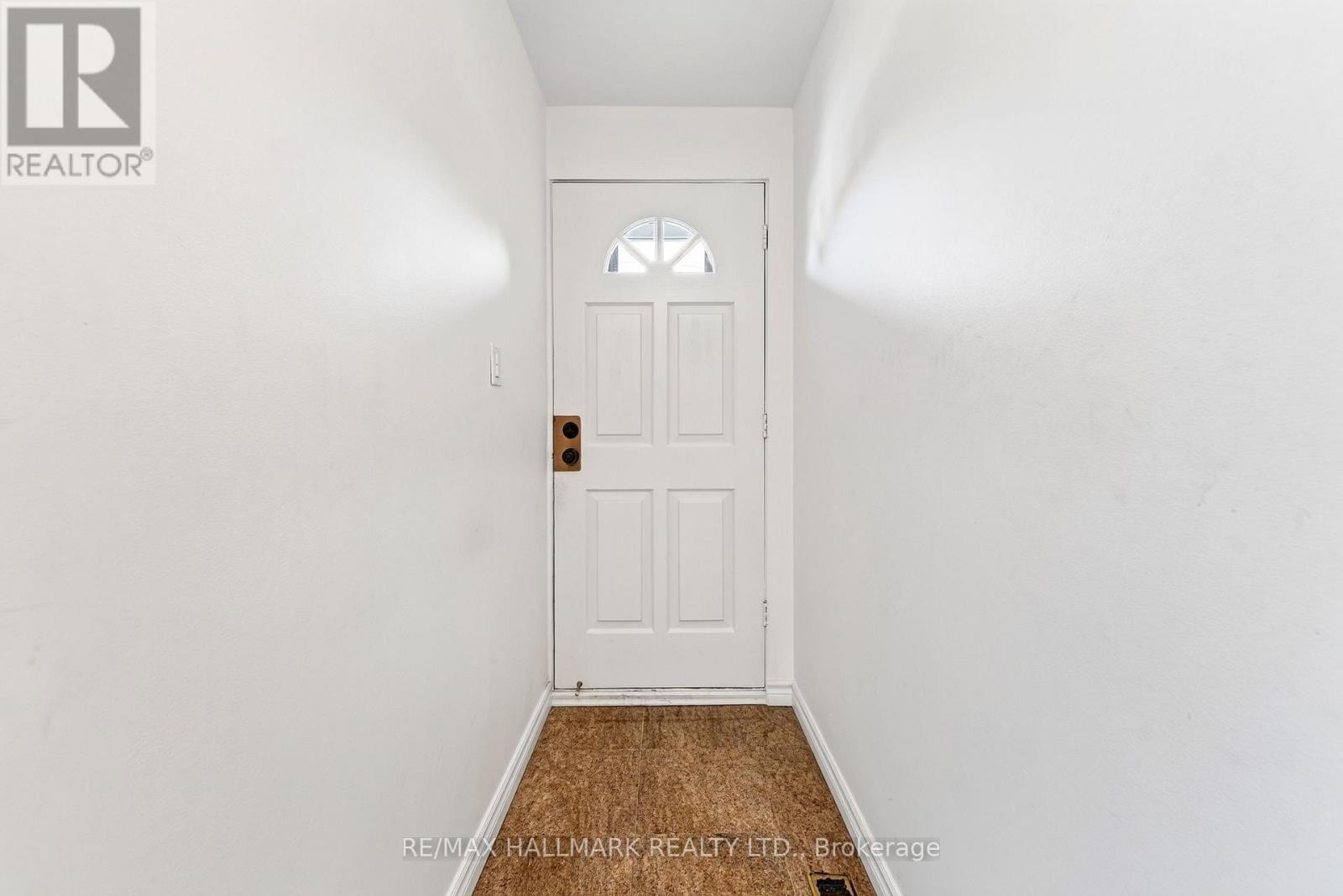 Main - 402 Kingston Road, Toronto, Ontario  M4L 1T9 - Photo 7 - E13596116