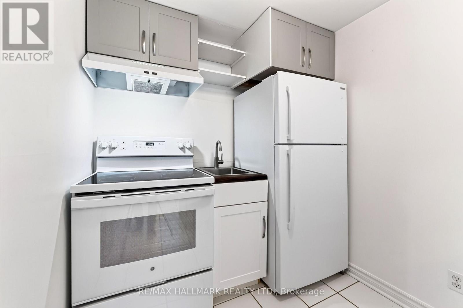 Lower / Bsmt - 402 Kingston Road, Toronto, Ontario  M4L 1T9 - Photo 11 - E13596120