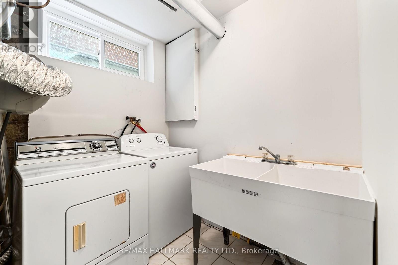Lower / Bsmt - 402 Kingston Road, Toronto, Ontario  M4L 1T9 - Photo 12 - E13596120