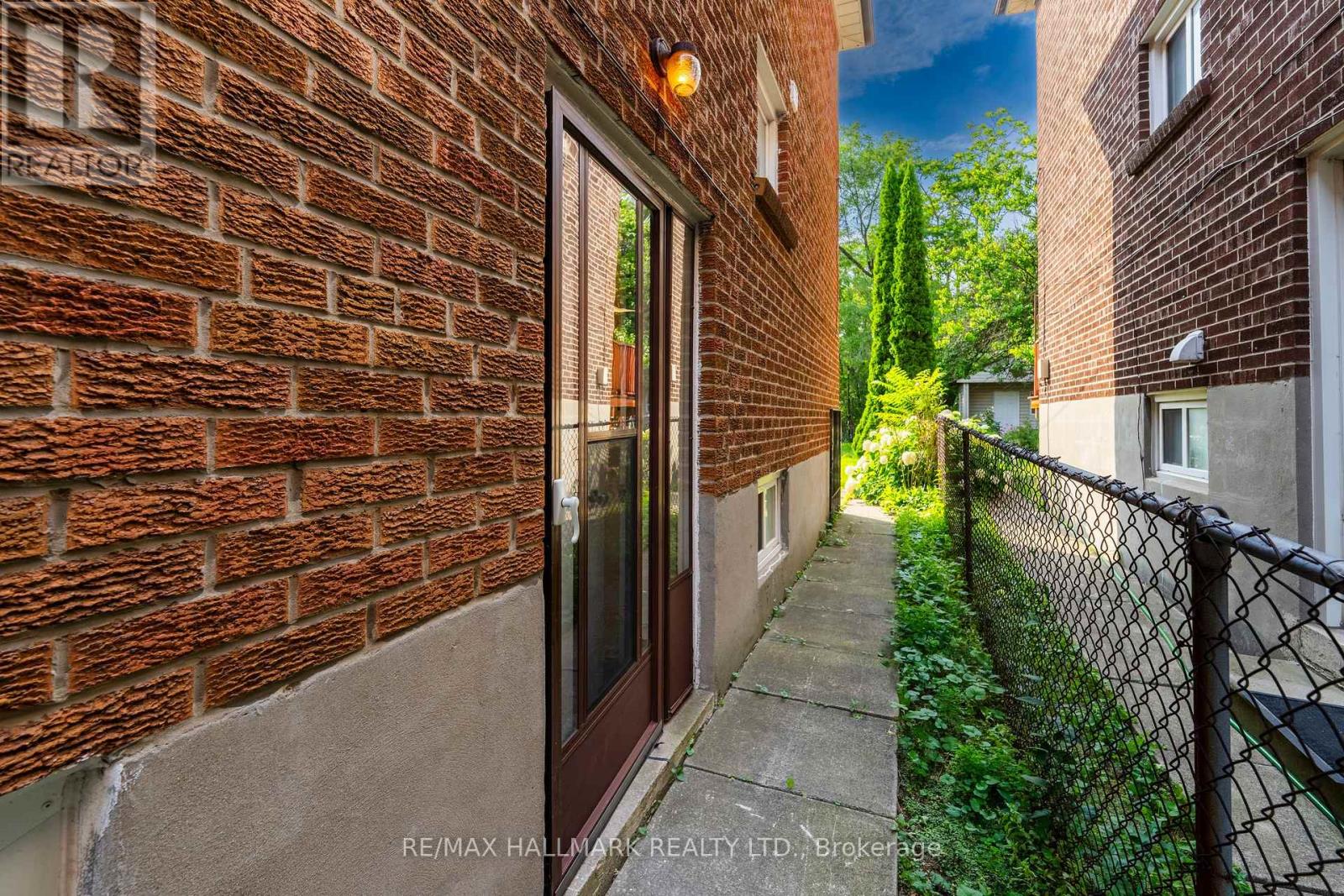 Lower / Bsmt - 402 Kingston Road, Toronto, Ontario  M4L 1T9 - Photo 16 - E13596120