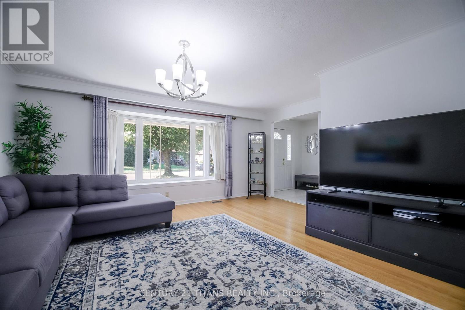 9 Minos Crescent, Toronto, Ontario  M1G 3P8 - Photo 10 - E13596164
