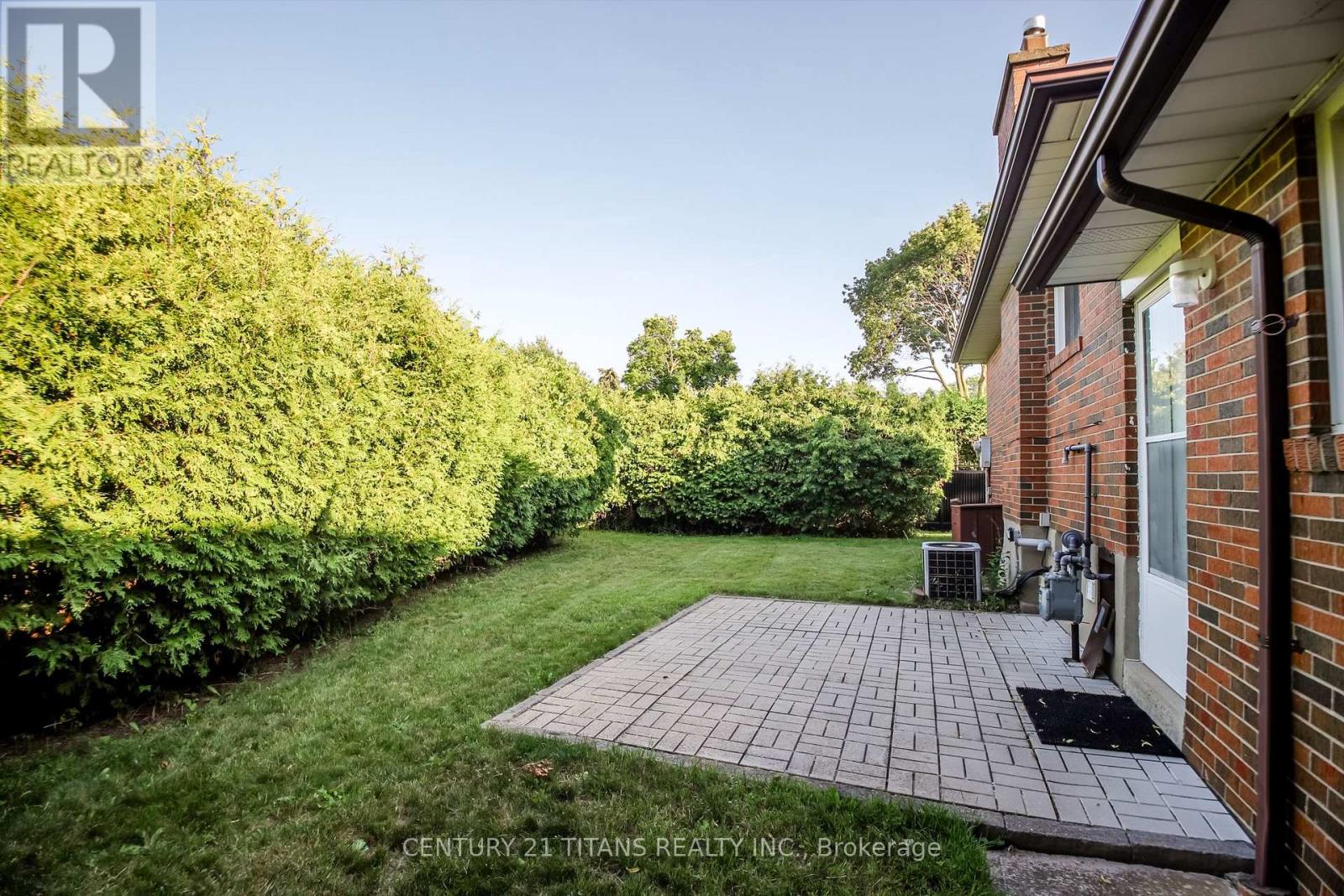 9 Minos Crescent, Toronto, Ontario  M1G 3P8 - Photo 3 - E13596164