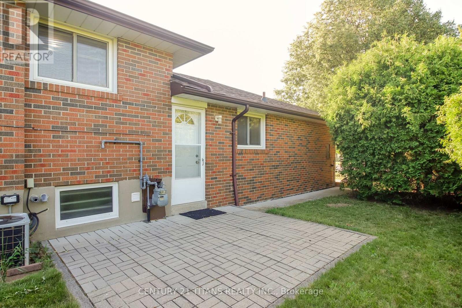 9 Minos Crescent, Toronto, Ontario  M1G 3P8 - Photo 48 - E13596164