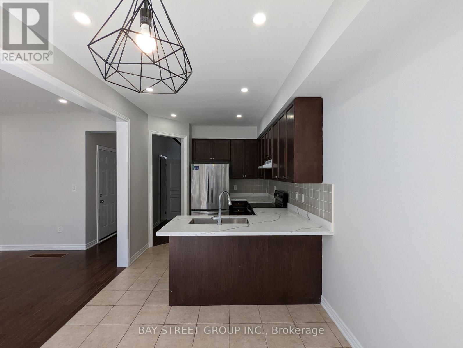80 Brock Avenue, Markham, Ontario  L6C 0S9 - Photo 3 - N13596112