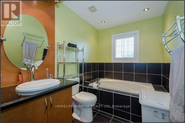 30 Masters Green Crescent, Brampton, Ontario  L7A 3K6 - Photo 21 - W13596146