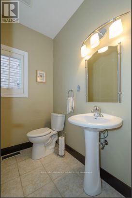 30 Masters Green Crescent, Brampton, Ontario  L7A 3K6 - Photo 6 - W13596146