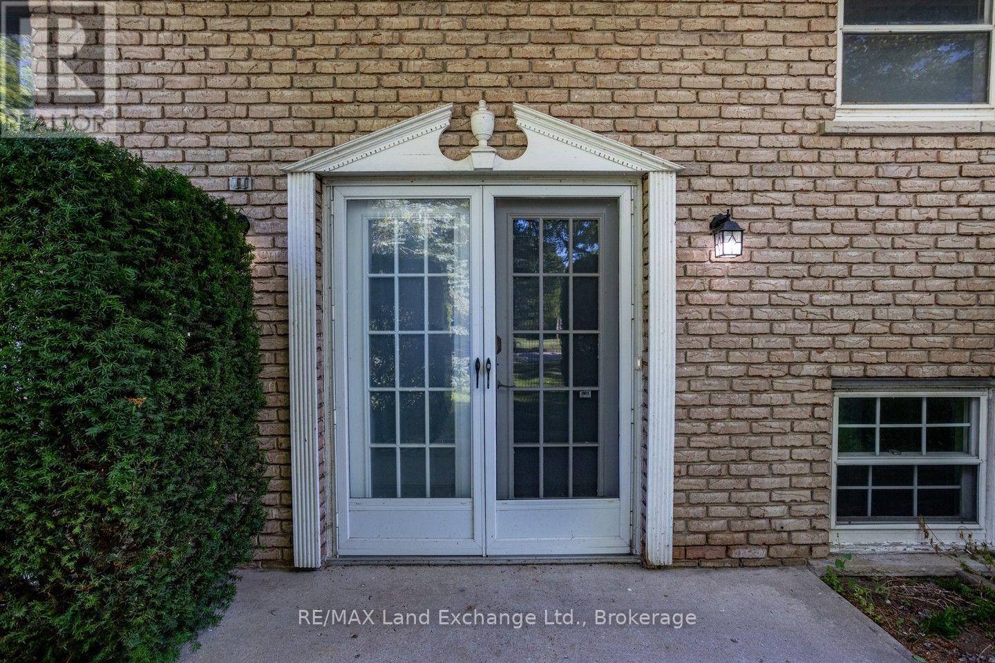 257 Kingsway Street, Kincardine, Ontario  N2Z 1G2 - Photo 3 - X13596240