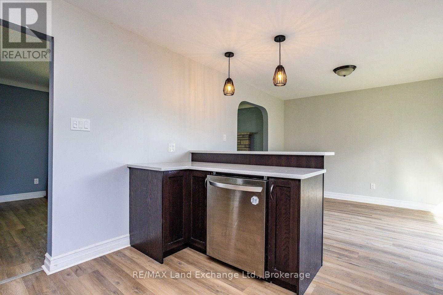257 Kingsway Street, Kincardine, Ontario  N2Z 1G2 - Photo 7 - X13596240