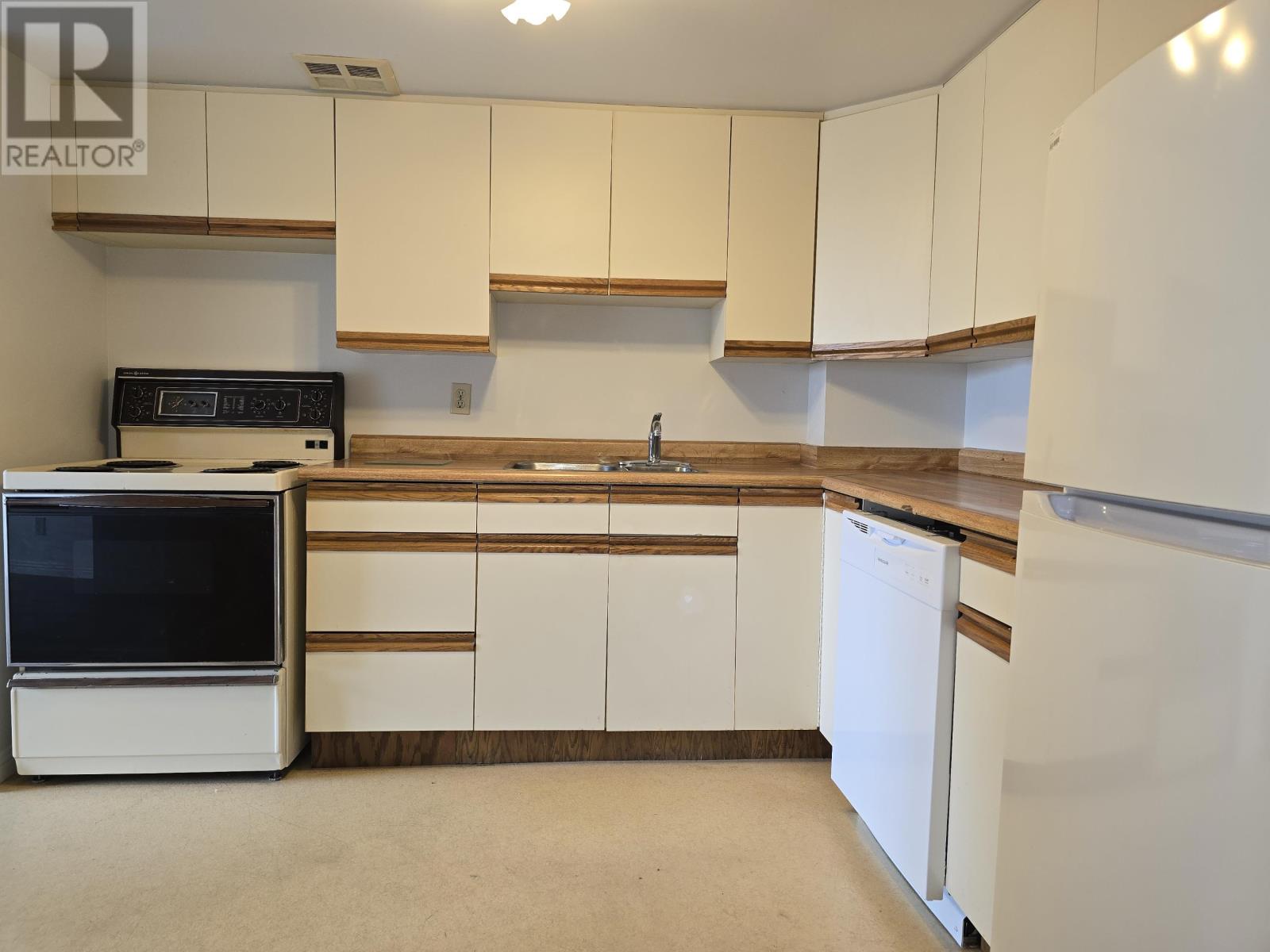 130 Brodie St South, Thunder Bay, Ontario  P7E 6M3 - Photo 4 - TB2602075