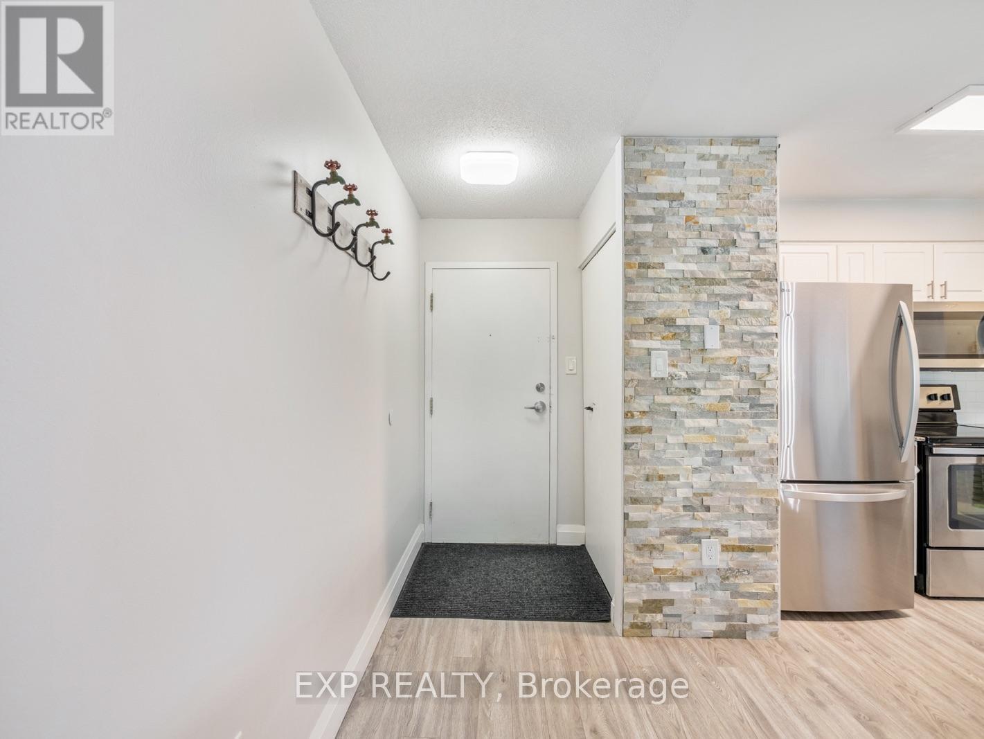 301 - 276 Eiwo Court, Waterloo, Ontario N2K 3M6 - Photo 4 - X13544720