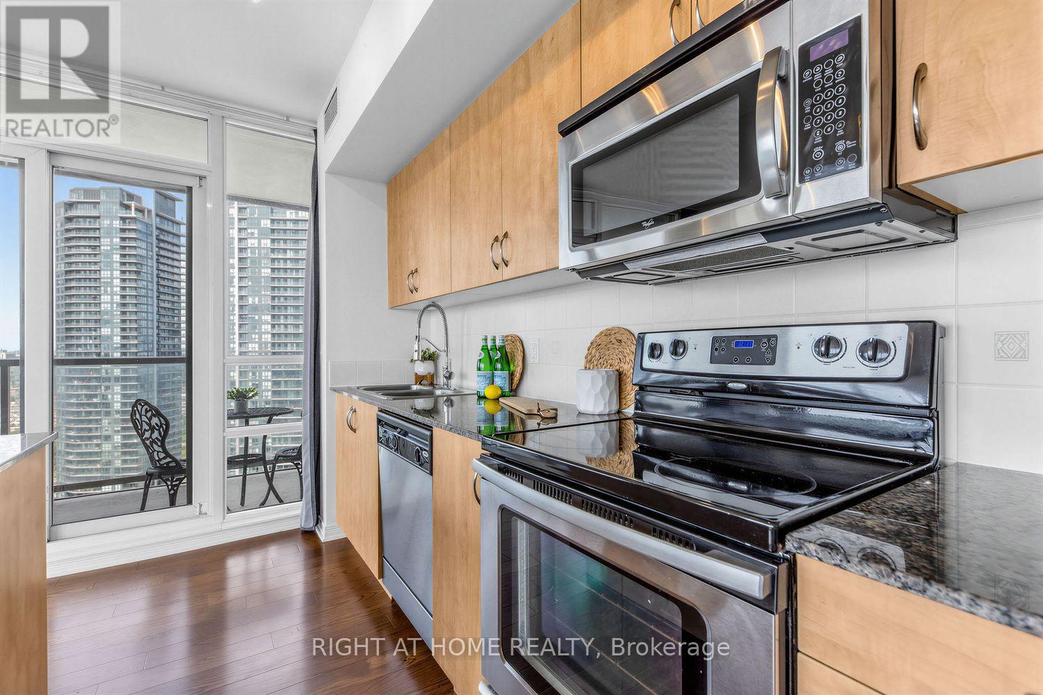 3104 - 2240 Lake Shore Boulevard W, Toronto, Ontario  M8V 0B1 - Photo 7 - W13596086