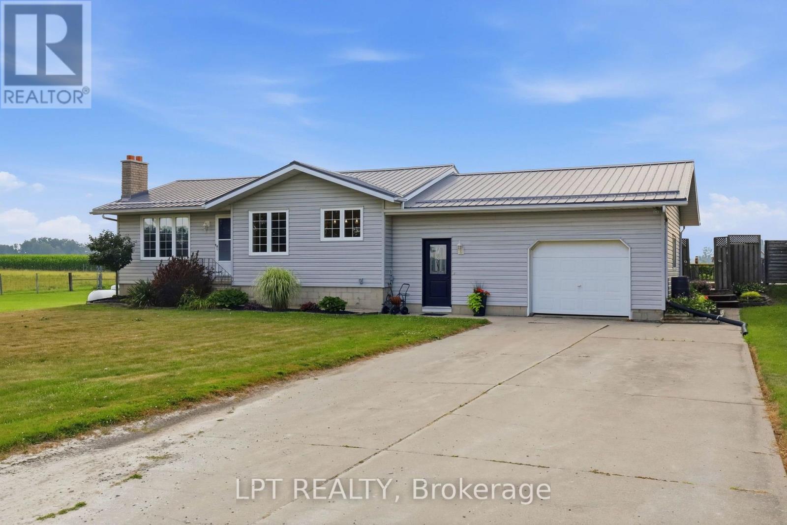 22095 Mc Dougall Line, West Elgin, Ontario  N0L 2C0 - Photo 3 - X13596262