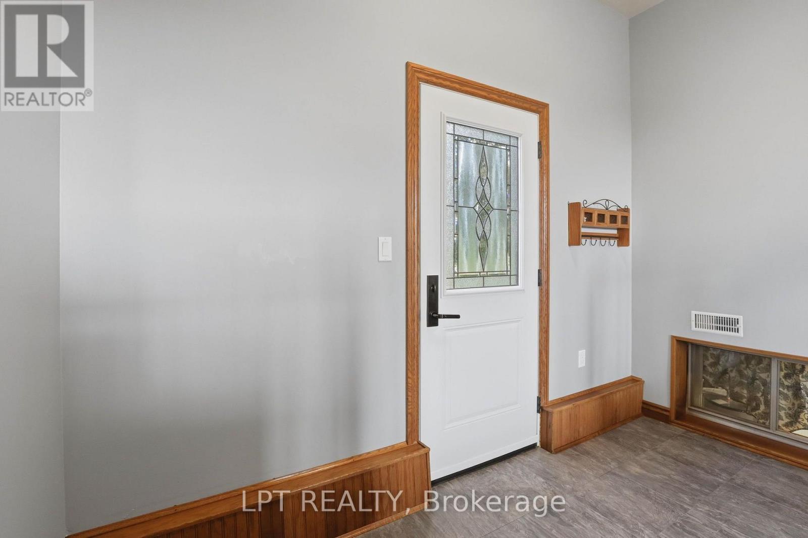 22095 Mc Dougall Line, West Elgin, Ontario  N0L 2C0 - Photo 5 - X13596262