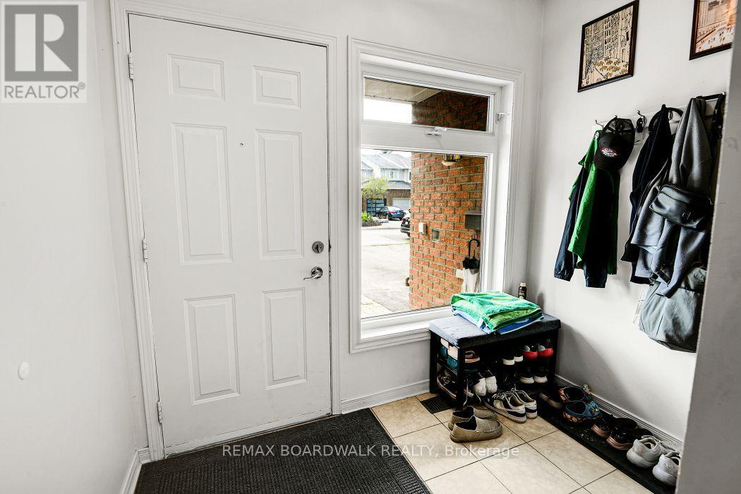 79 Hunters Glen Crescent, Ottawa, Ontario  K1T 3R1 - Photo 3 - X13596308