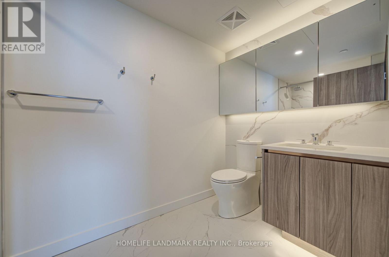 6205 - 1 Concord Cityplace Way, Toronto, Ontario  M5V 0X3 - Photo 24 - C13596224