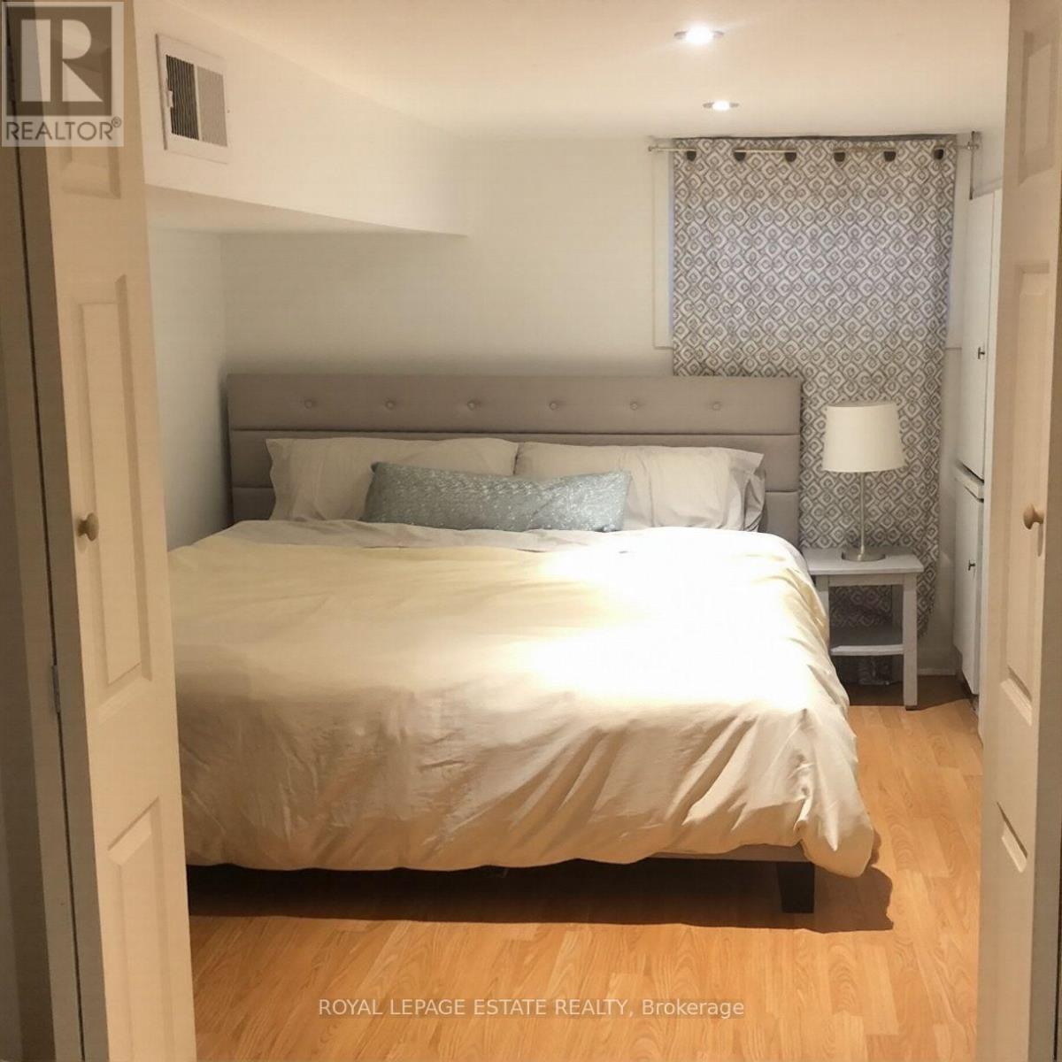 372 Victoria Park Avenue, Toronto, Ontario  M4E 3S8 - Photo 6 - E13596180