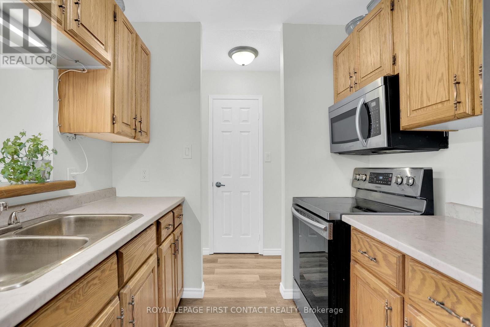 214 Point Street, Clearview, Ontario  L0M 1S0 - Photo 10 - S13596254