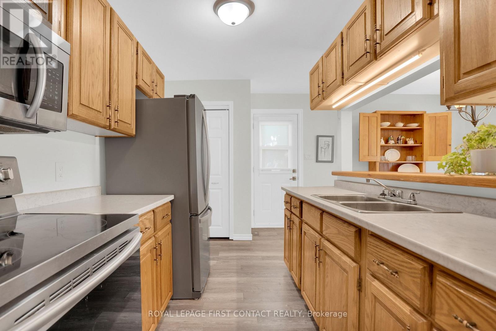 214 Point Street, Clearview, Ontario  L0M 1S0 - Photo 11 - S13596254