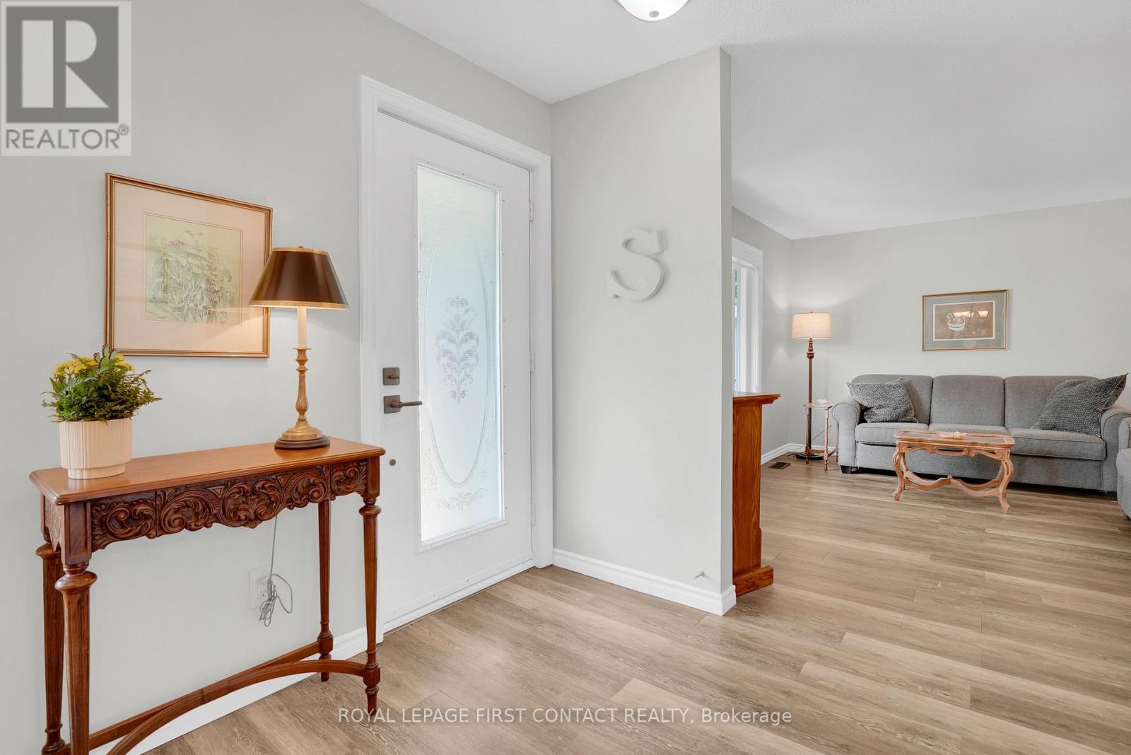 214 Point Street, Clearview, Ontario  L0M 1S0 - Photo 3 - S13596254