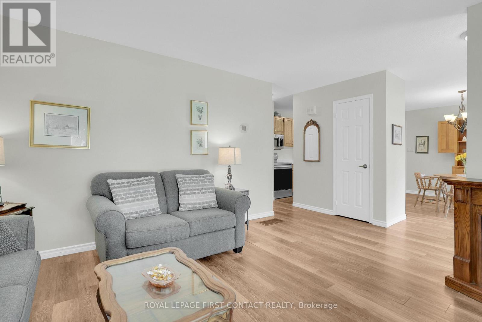 214 Point Street, Clearview, Ontario  L0M 1S0 - Photo 5 - S13596254