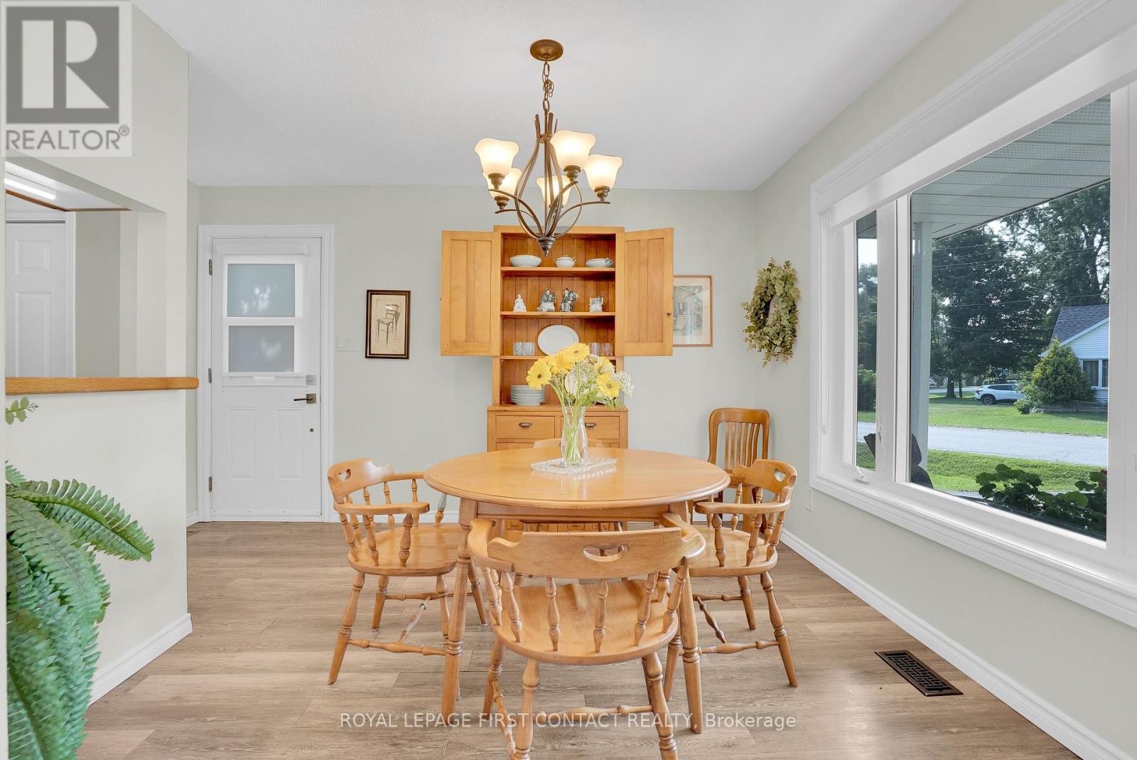 214 Point Street, Clearview, Ontario  L0M 1S0 - Photo 6 - S13596254