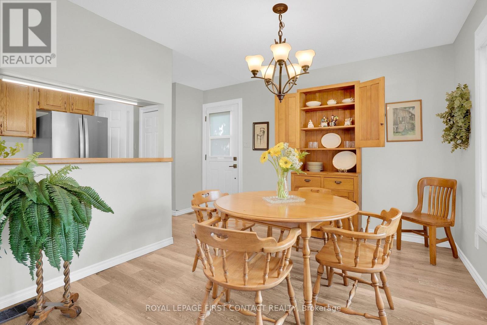 214 Point Street, Clearview, Ontario  L0M 1S0 - Photo 7 - S13596254