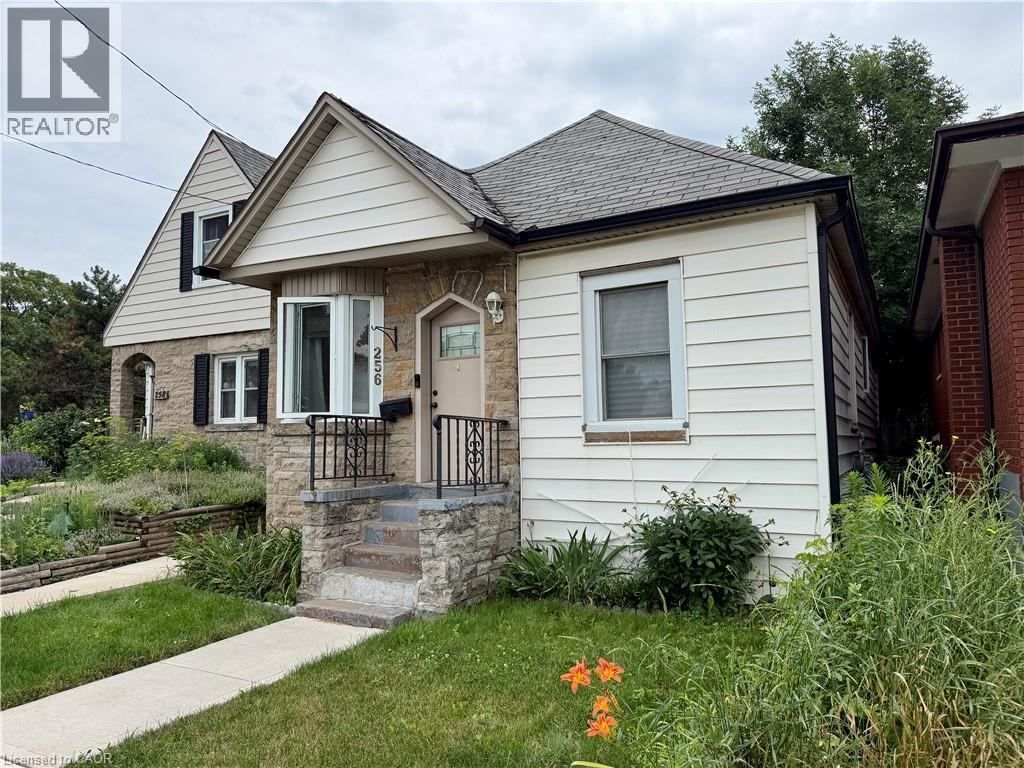 256 Fairfield Avenue, Hamilton, Ontario  L8H 5H6 - Photo 2 - 40845756