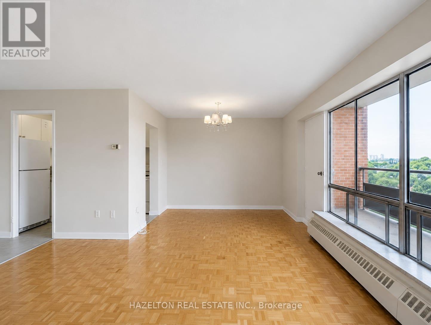 1015 - 1665 Bloor Street E, Mississauga, Ontario  L4X 1S4 - Photo 2 - W13596256